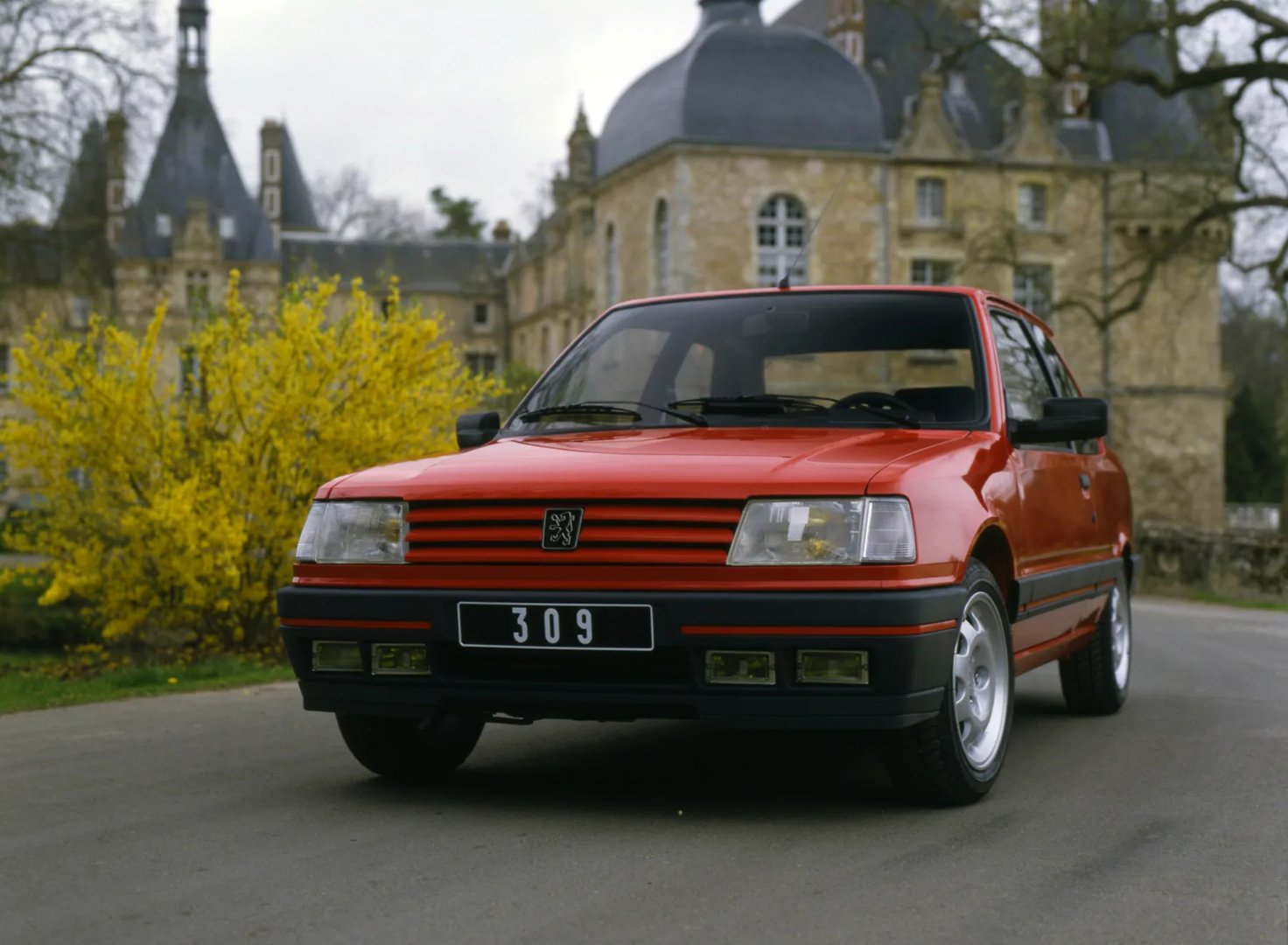 1 generation, restyling 