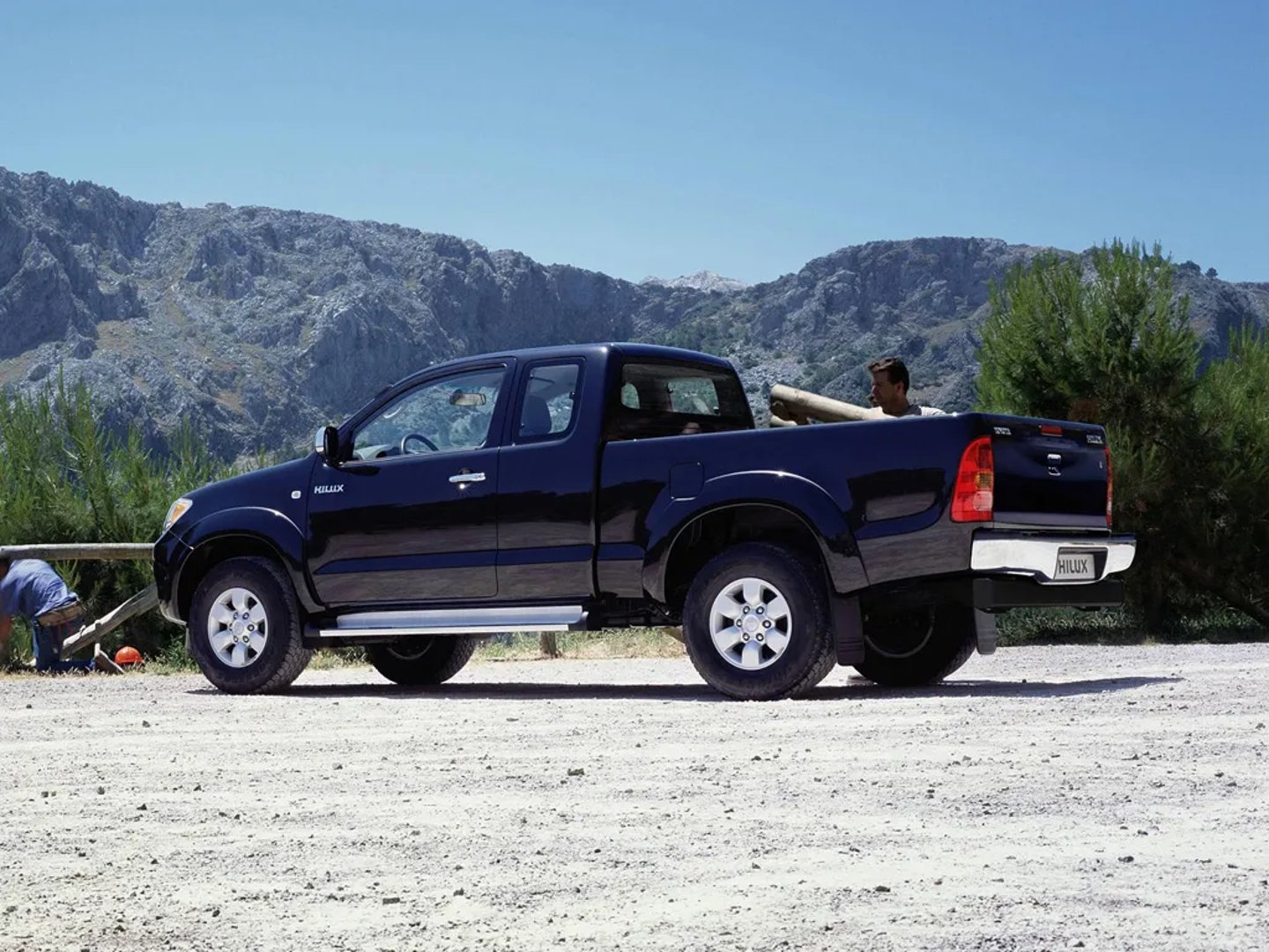 Toyota_Hilux_7_generation_restyling__Pickup_1.5-cab__2.jpg