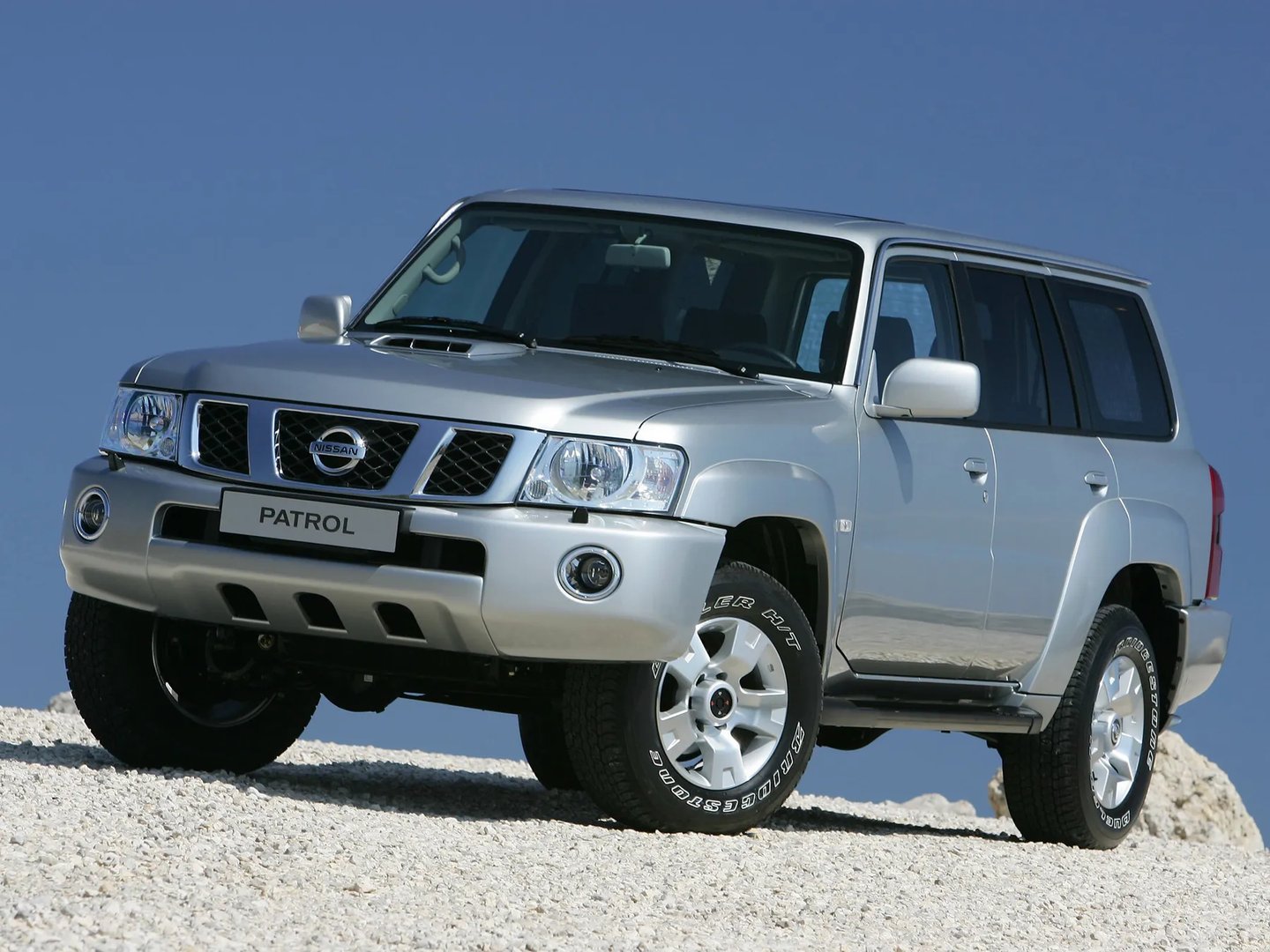 Nissan_Patrol_5_generation_restyling_2__SUV_5-doors__4.jpg