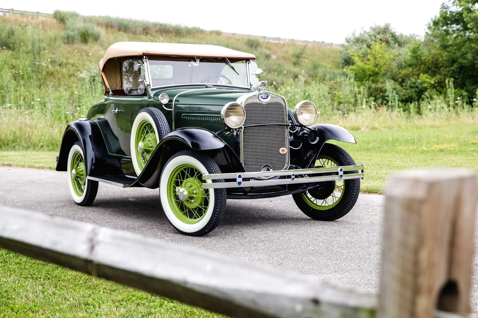 Ford_Model_A_1_generation__Roadster__3.jpg