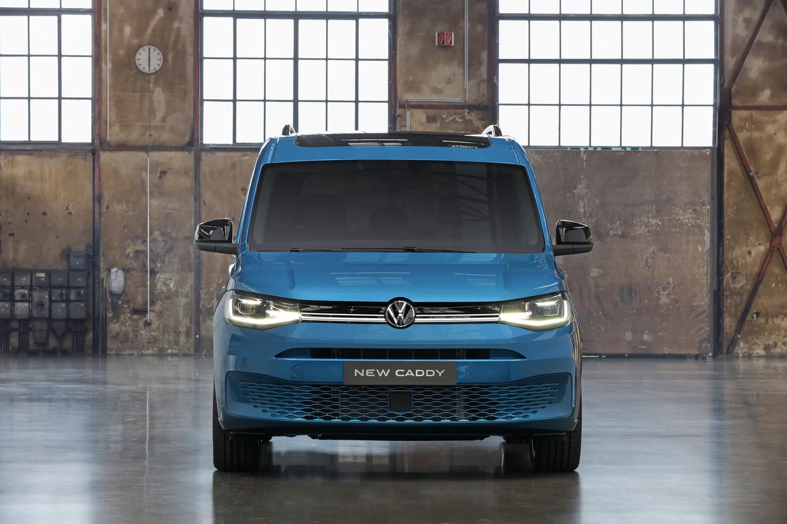 Volkswagen_Caddy_5_generation__Compact_Van__4.jpg
