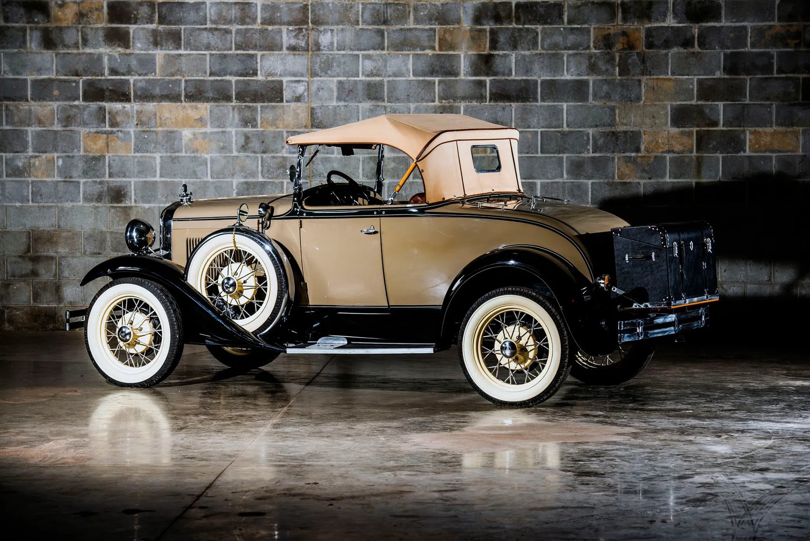 Ford_Model_A_1_generation__Roadster__9.jpg