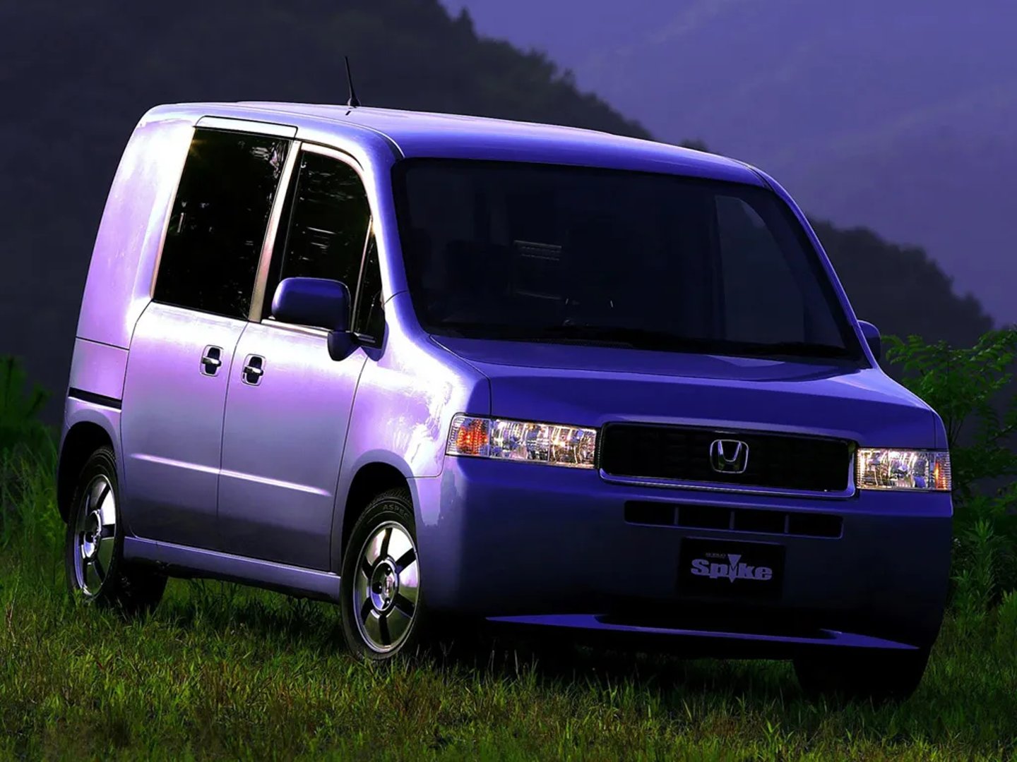 Honda_Mobilio_Spike_1_generation__Compact_Van__3.jpg