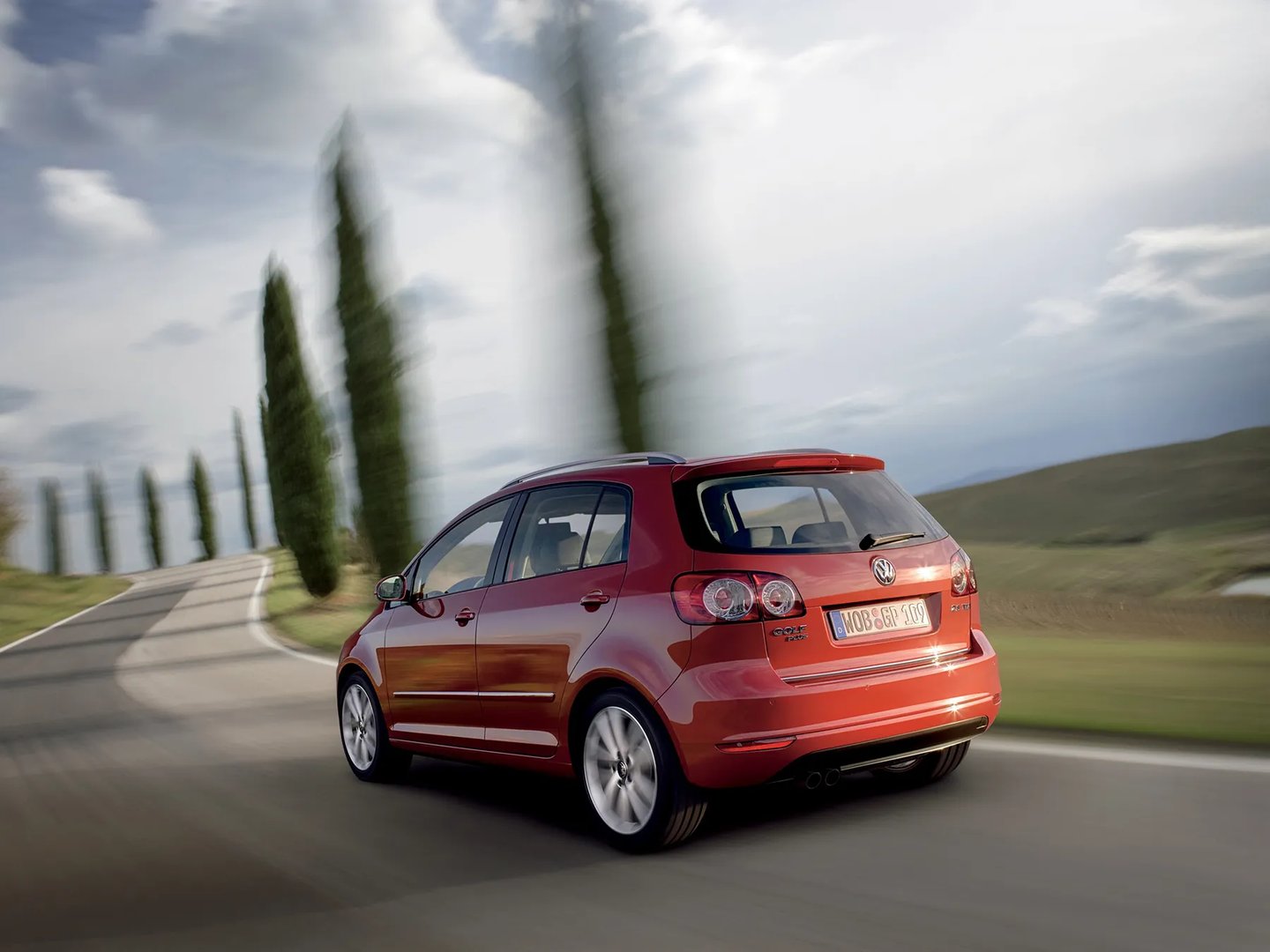 Volkswagen_Golf_Plus_2_generation__Hatchback_5-door__8.jpg