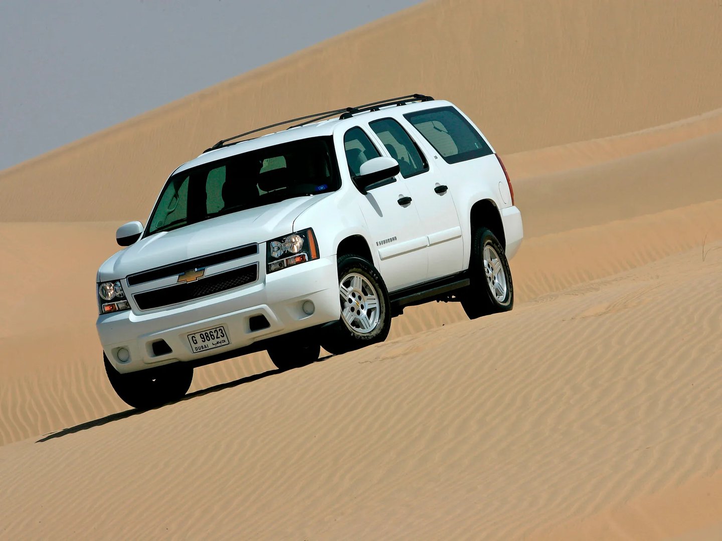 Chevrolet_Suburban_10_generation__SUV_5-doors__13.jpg