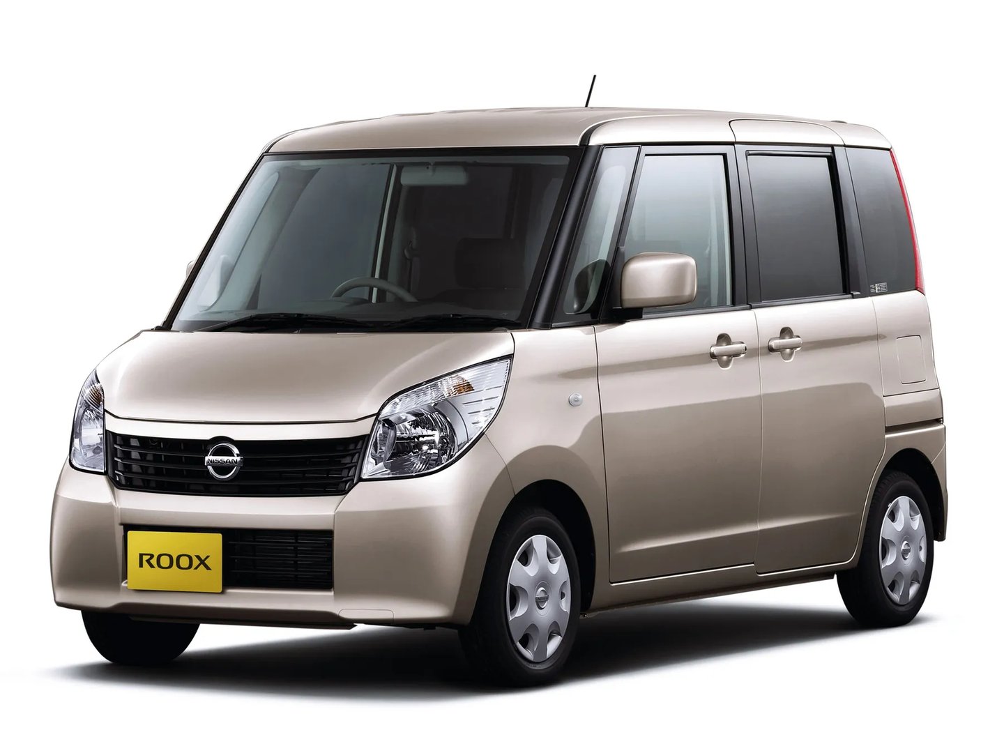 Nissan_Roox_1_generation__Microvan__7.jpg