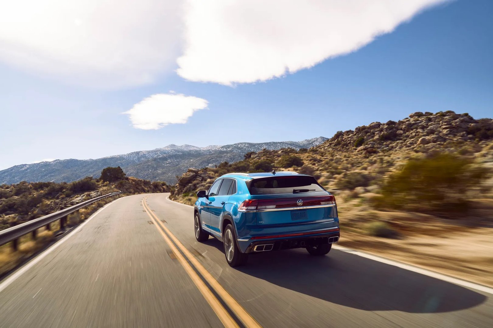 Volkswagen_Atlas_Cross_Sport_1_generation_restyling__SUV_Coupe__3.jpg