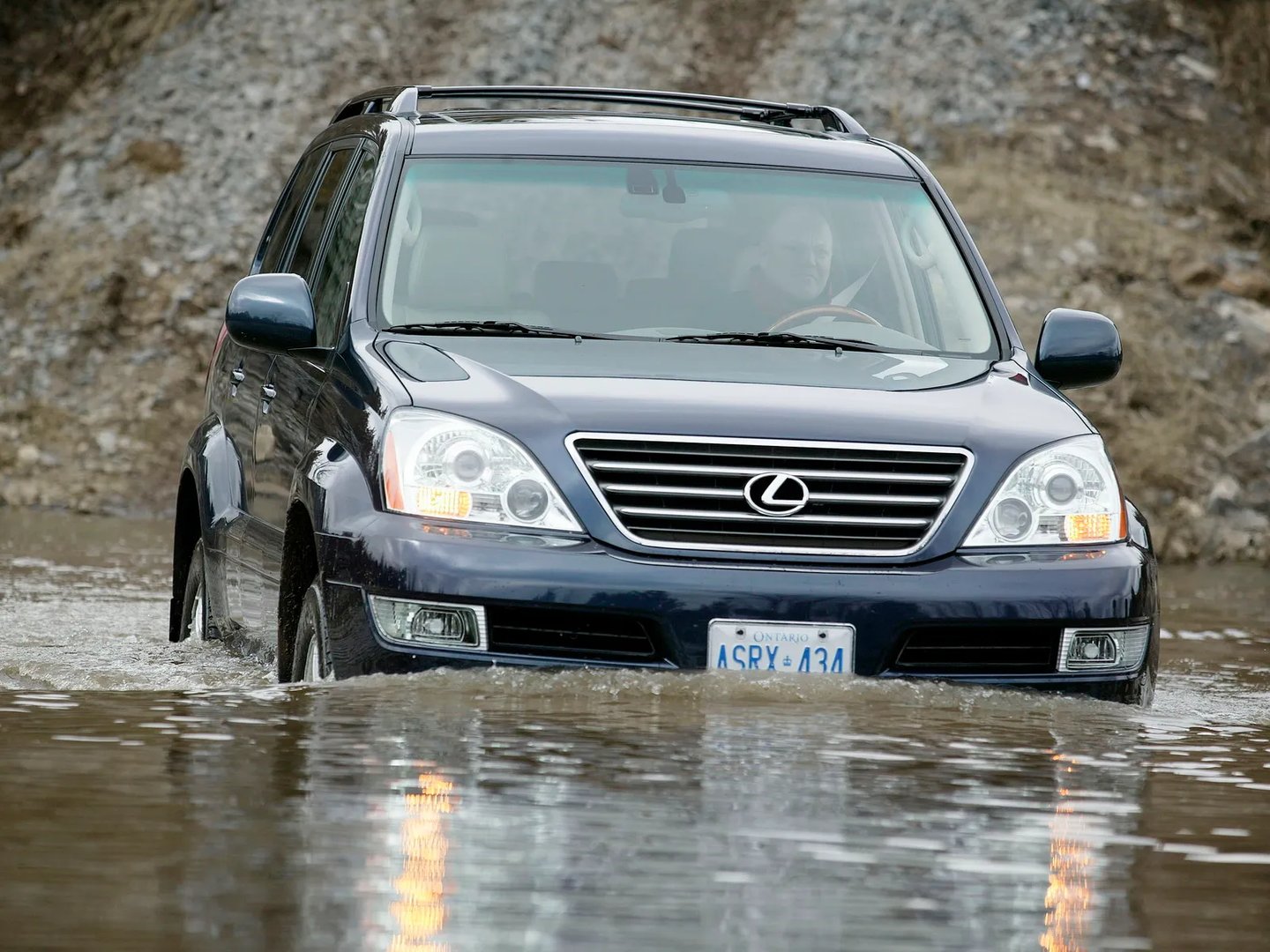 Lexus_GX_1_generation__SUV_5-doors__2.jpg