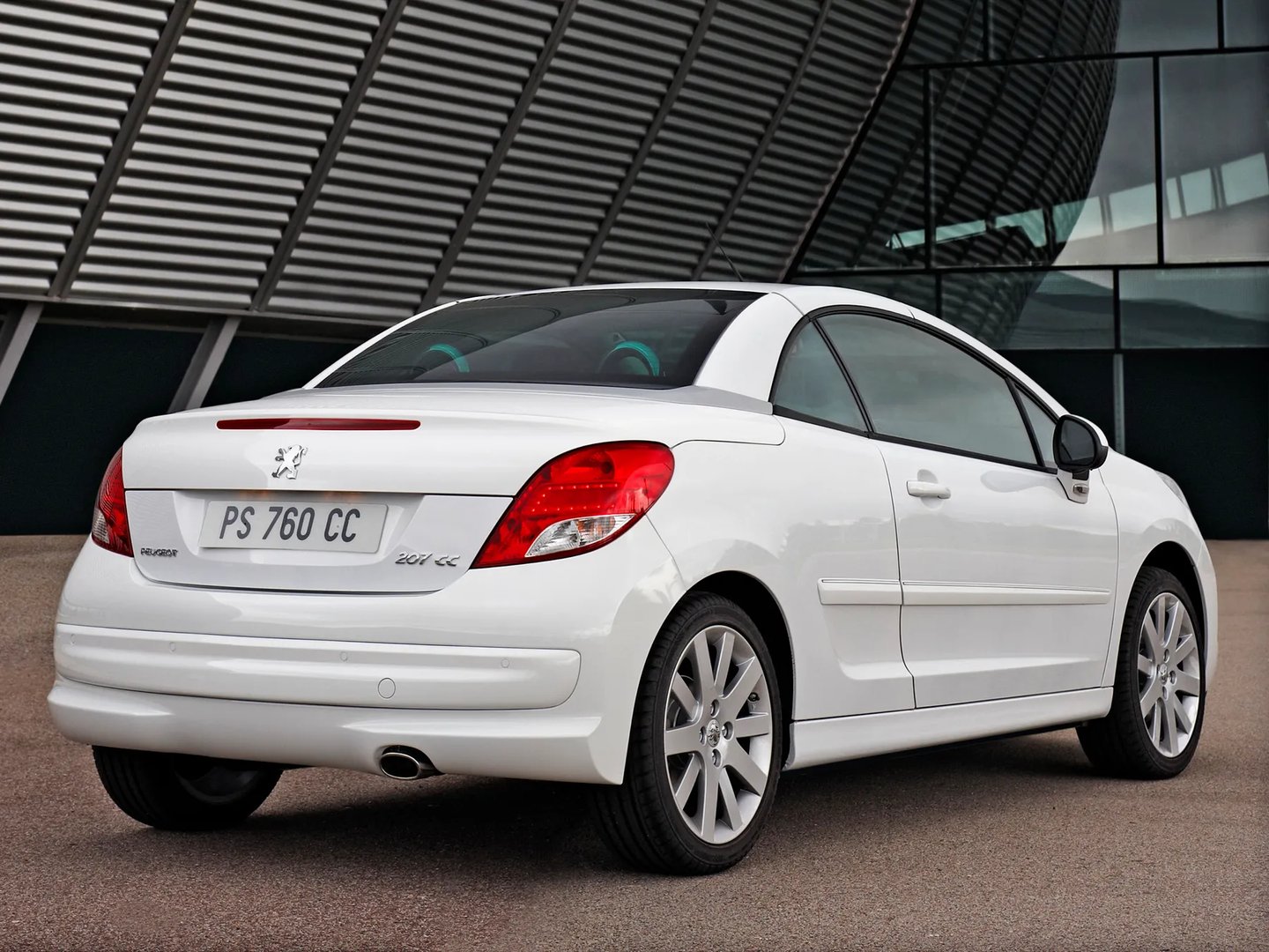 Peugeot_207_1_generation_restyling__Cabrio__3.jpg