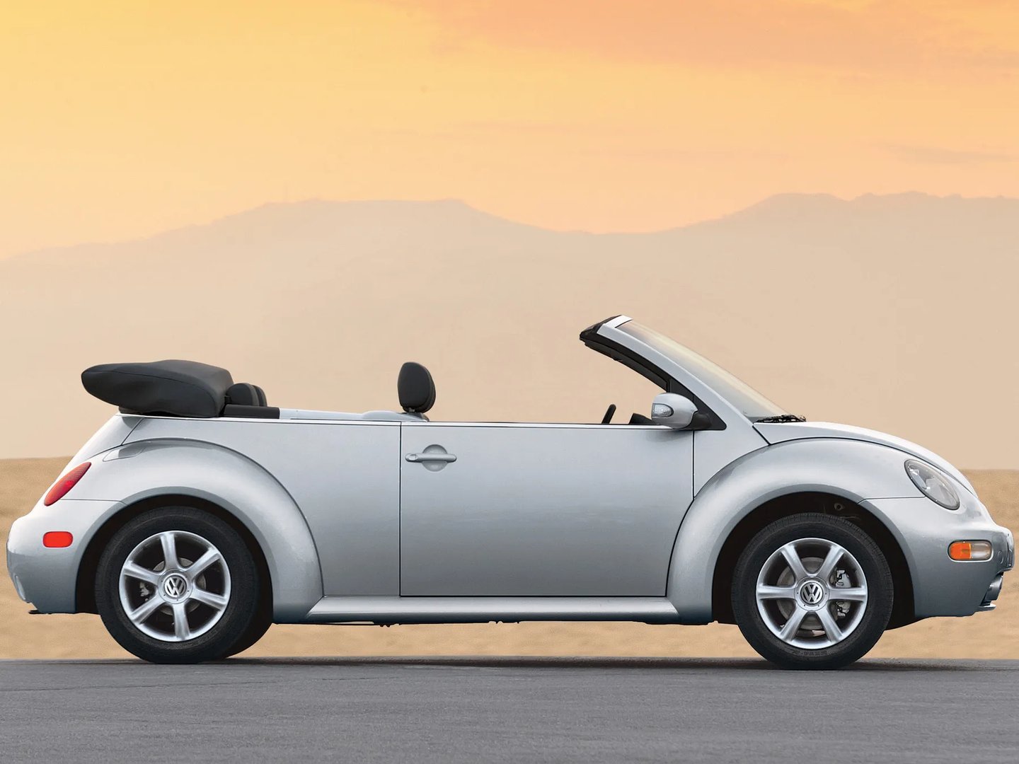 Volkswagen_Beetle_1_generation__Cabrio__7.jpg