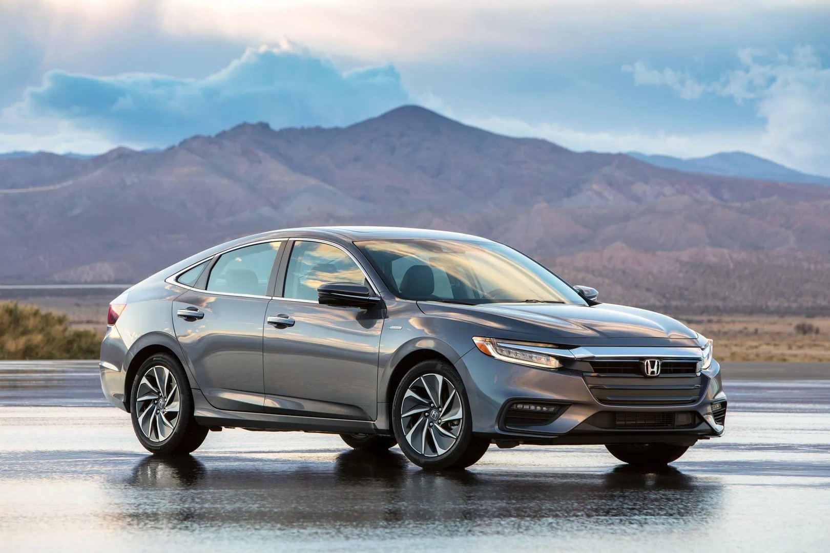 Honda_Insight_3_generation__Sedan__3.jpg
