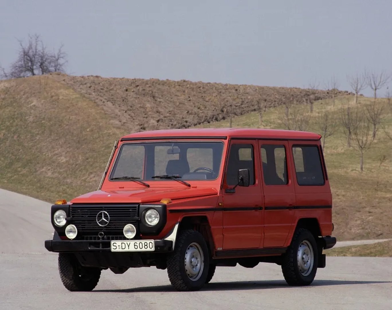Mercedes_G-Class_1_generation__SUV_5-doors__main.jpg