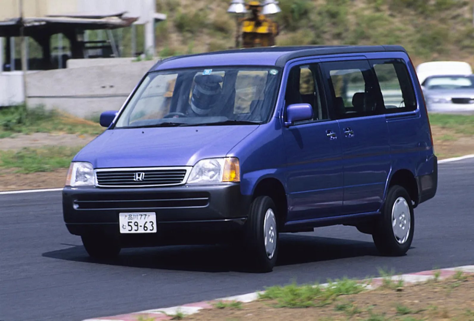 Honda_Stepwgn_1_generation__Minivan__4.jpg