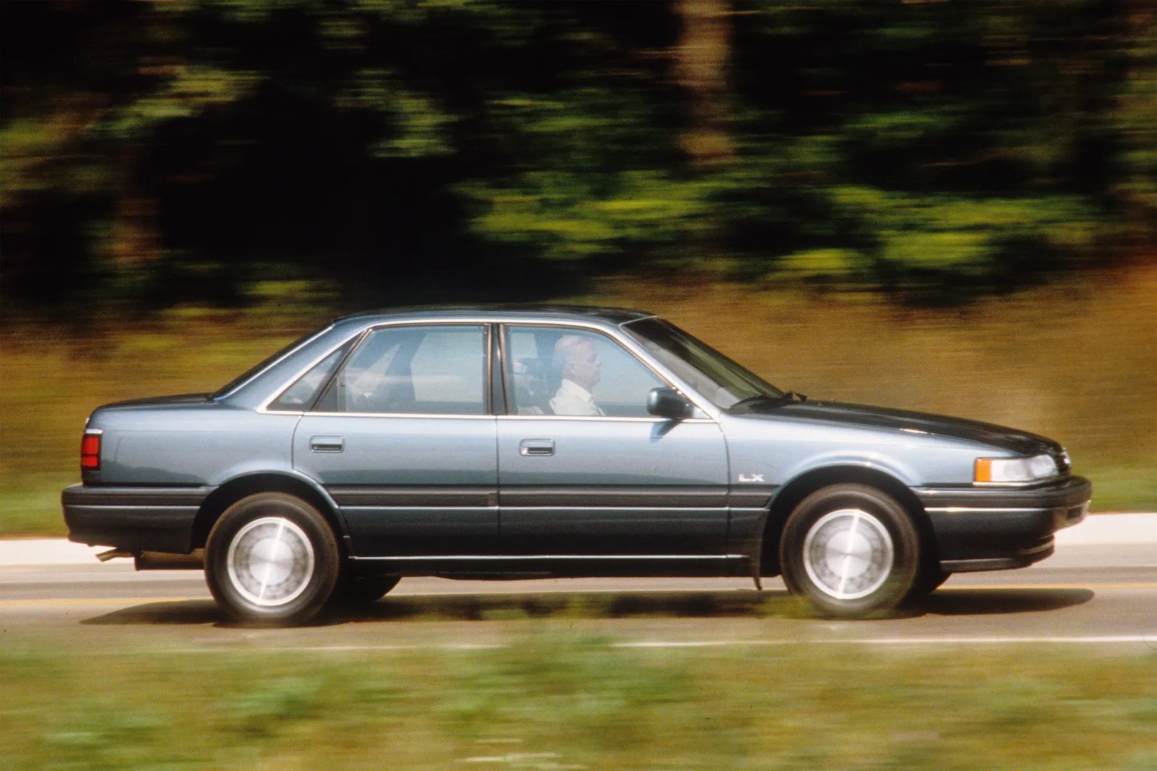 Mazda_626_3_generation__Sedan__3.jpg