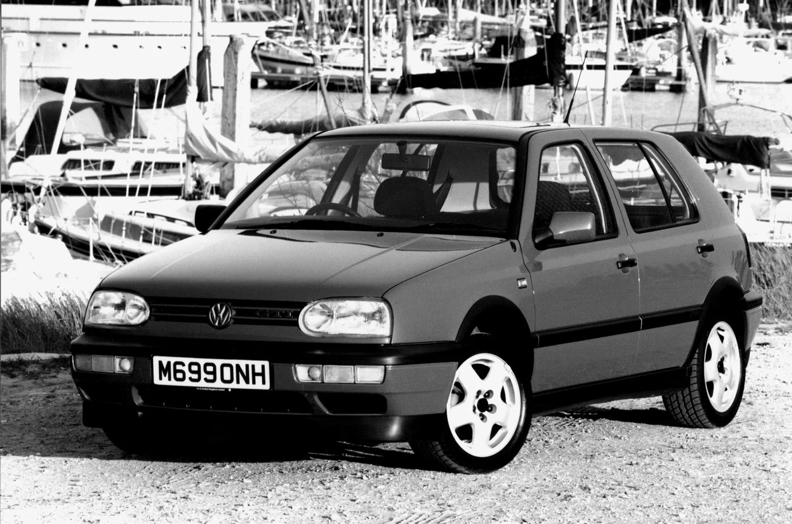 Volkswagen_Golf_GTI_3_generation__Hatchback_5-door__main.jpg