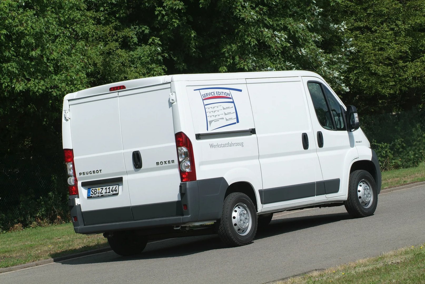 Peugeot_Boxer_2_generation__Van_Short__1.jpg