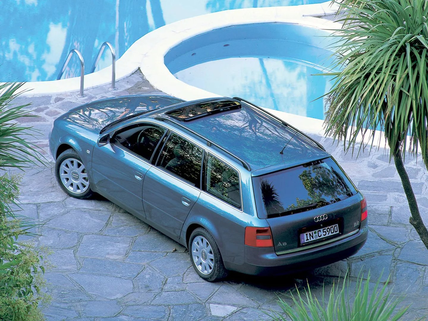 Audi_A6_2_generation__Estate_5-door__5.jpg