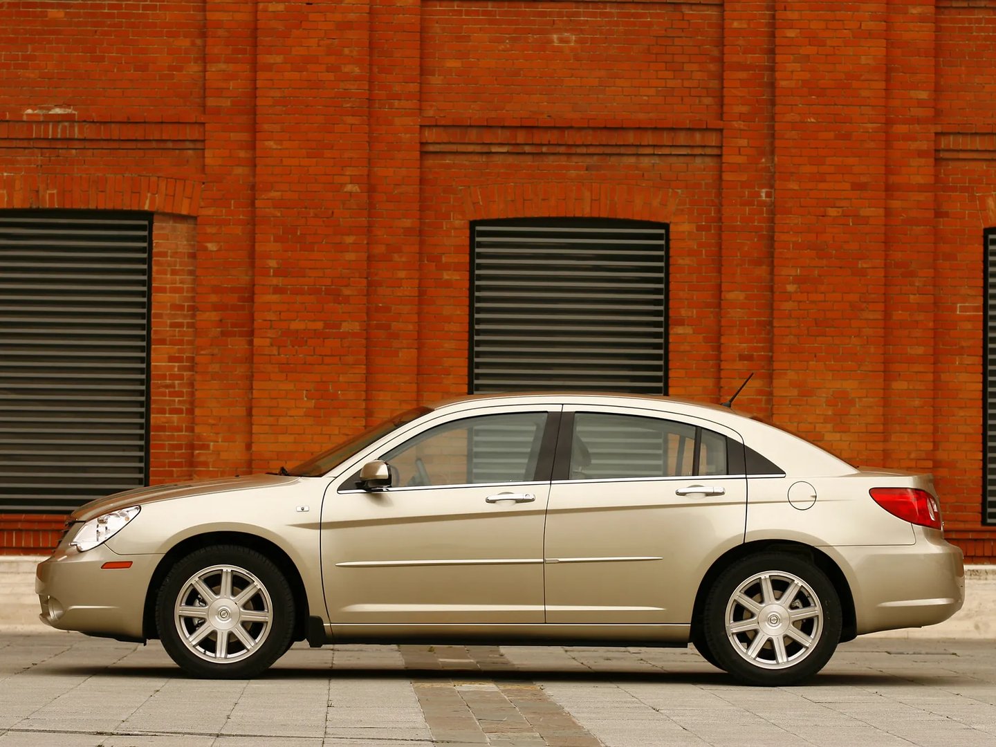 Chrysler_Sebring_3_generation__Sedan__3.jpg