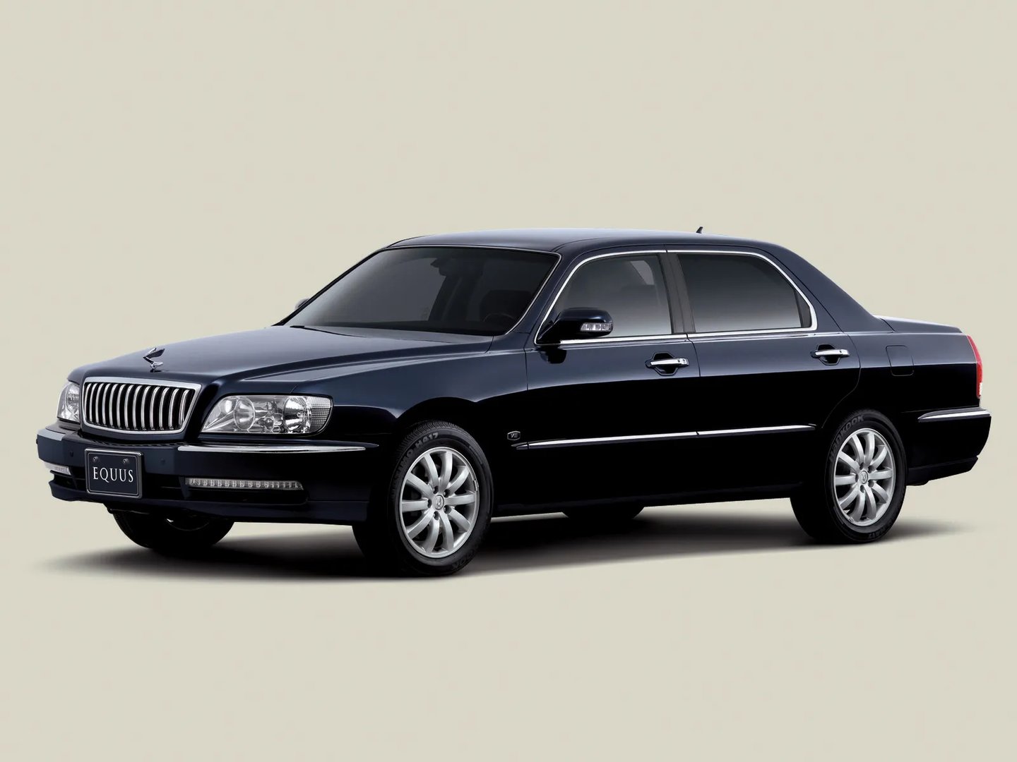 Hyundai_Equus_1_generation__Sedan__1.jpg
