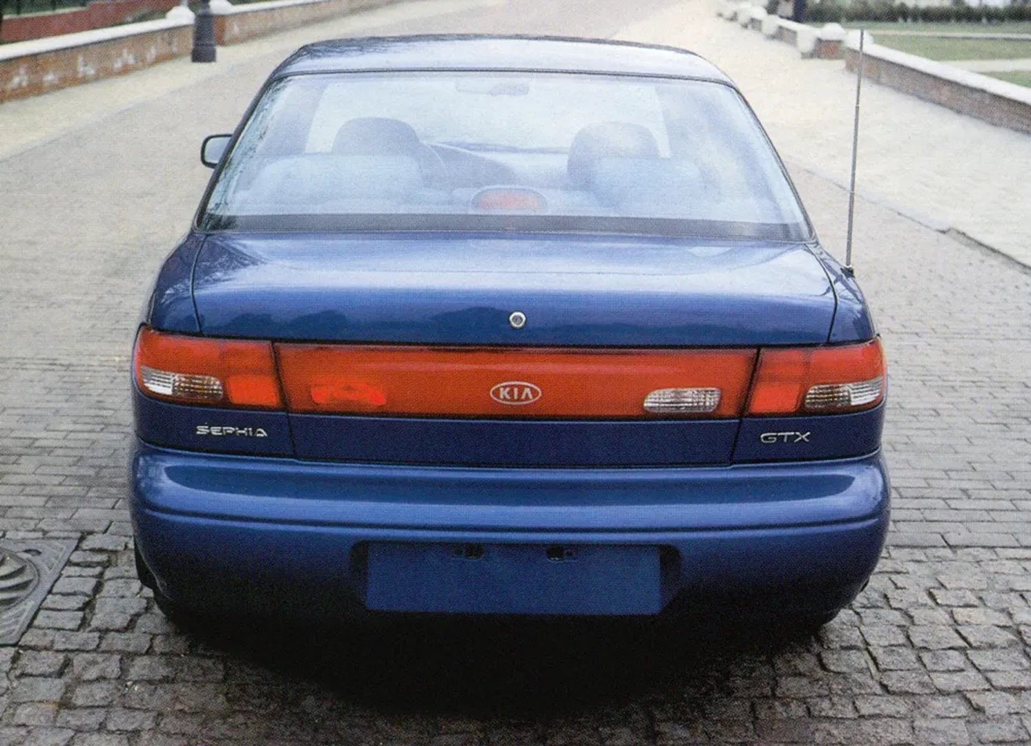 Kia_Sephia_1_generation_restyling__Sedan__3.jpg