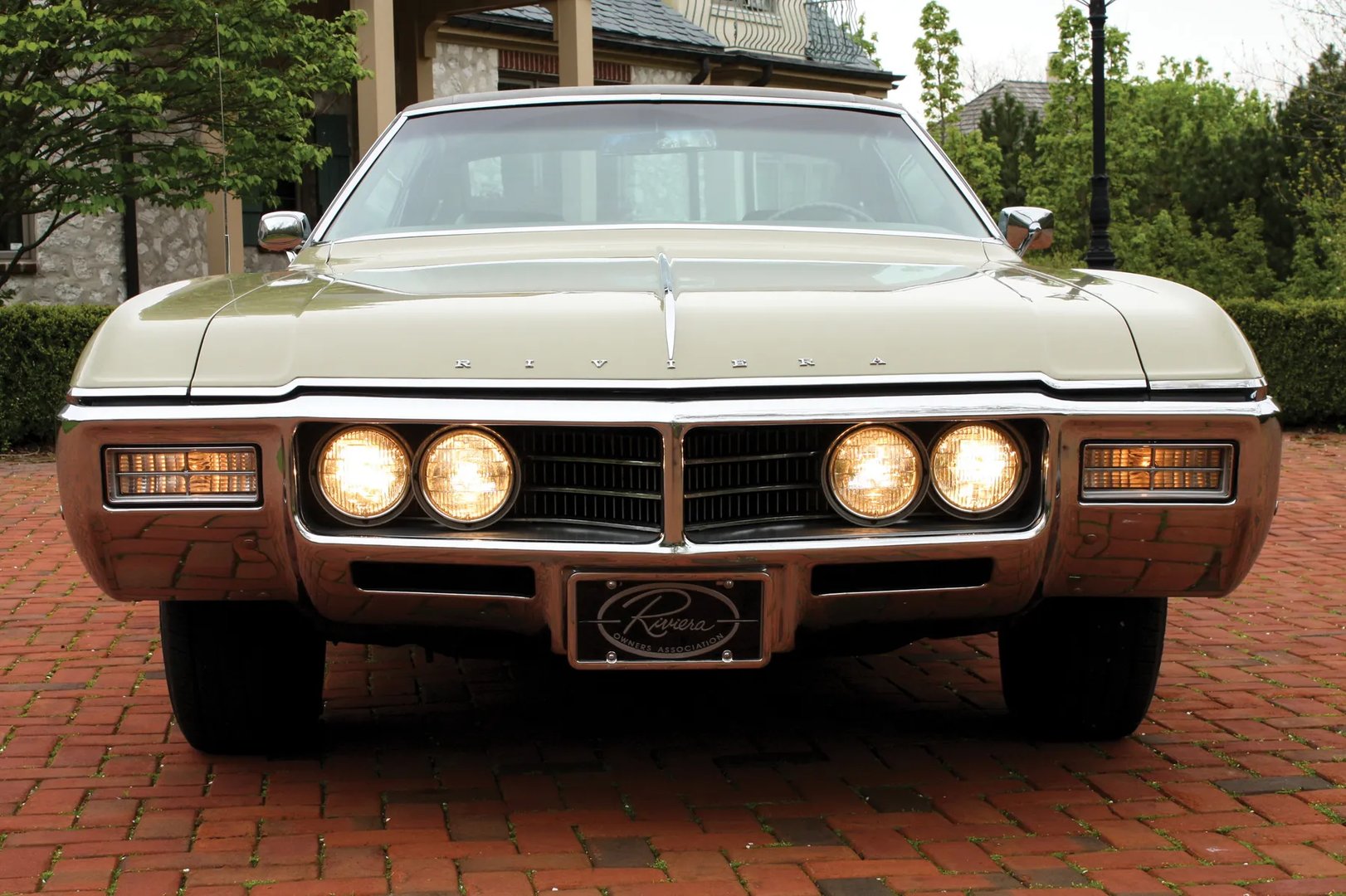 Buick_Riviera_2_generation__Coupe__5.jpg