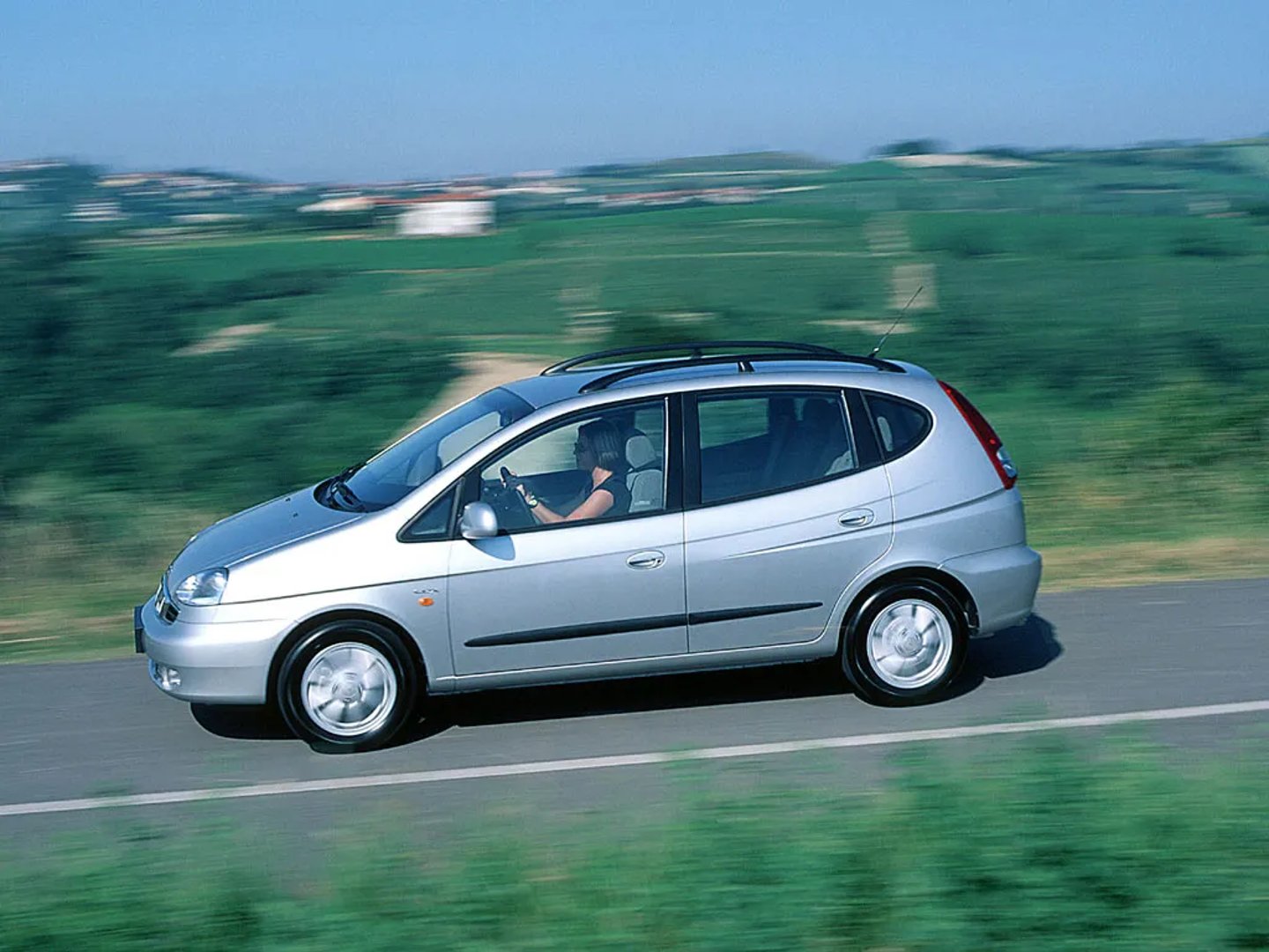 Daewoo_Tacuma_1_generation__Compact_Van__7.jpg