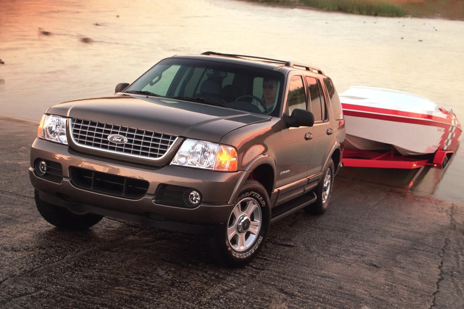 Ford_Explorer_3_generation__SUV_5-doors__12.jpg