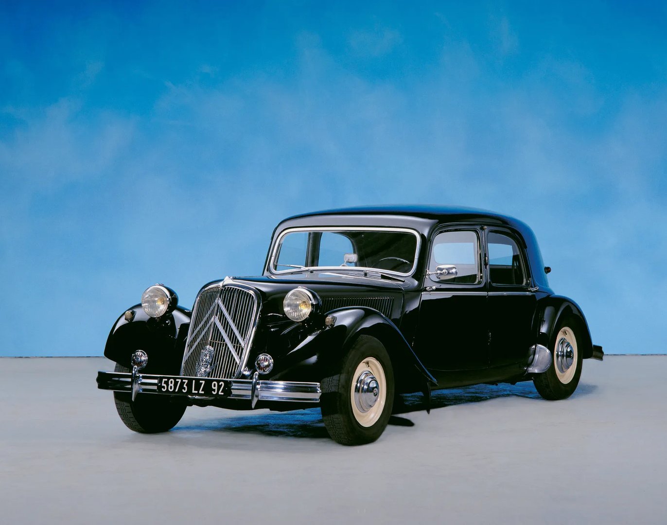 11CV  Sedan