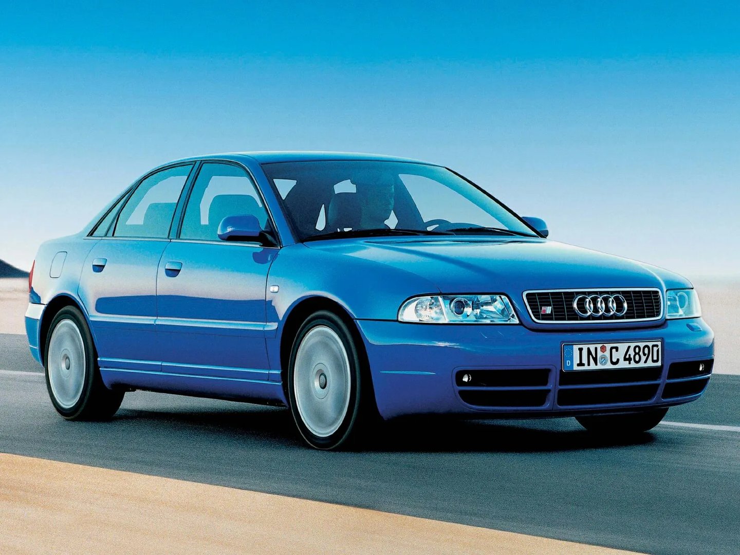 Audi_S4_1_generation__Sedan__4.jpg