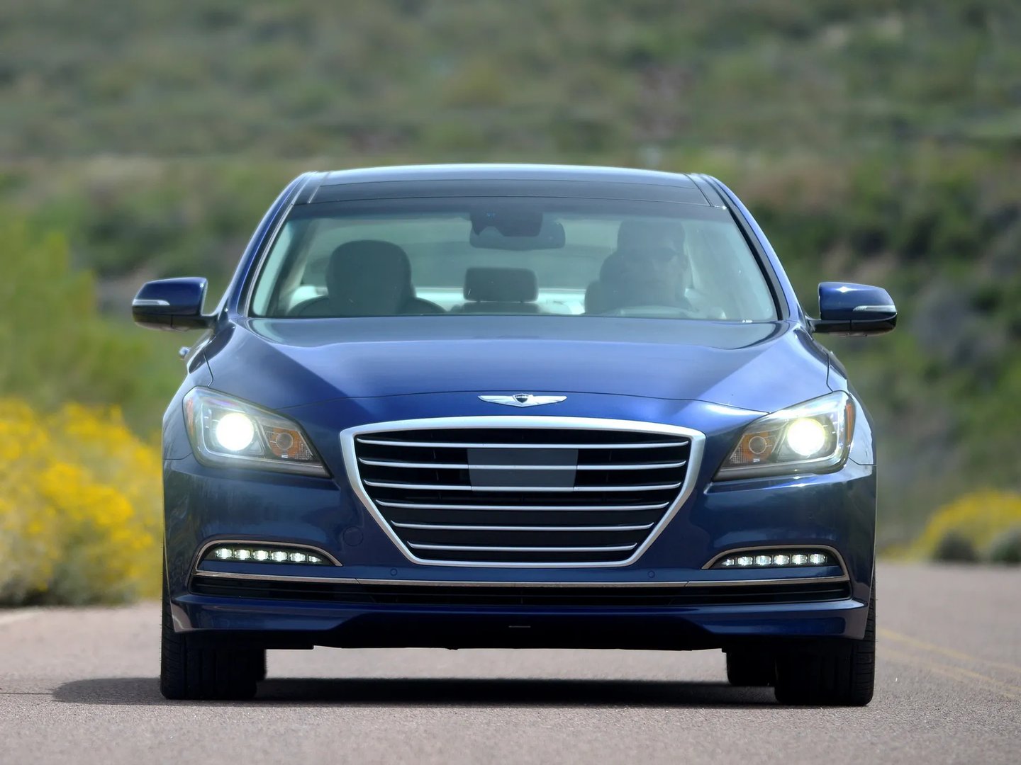 Hyundai_Genesis_2_generation__Sedan__5.jpg