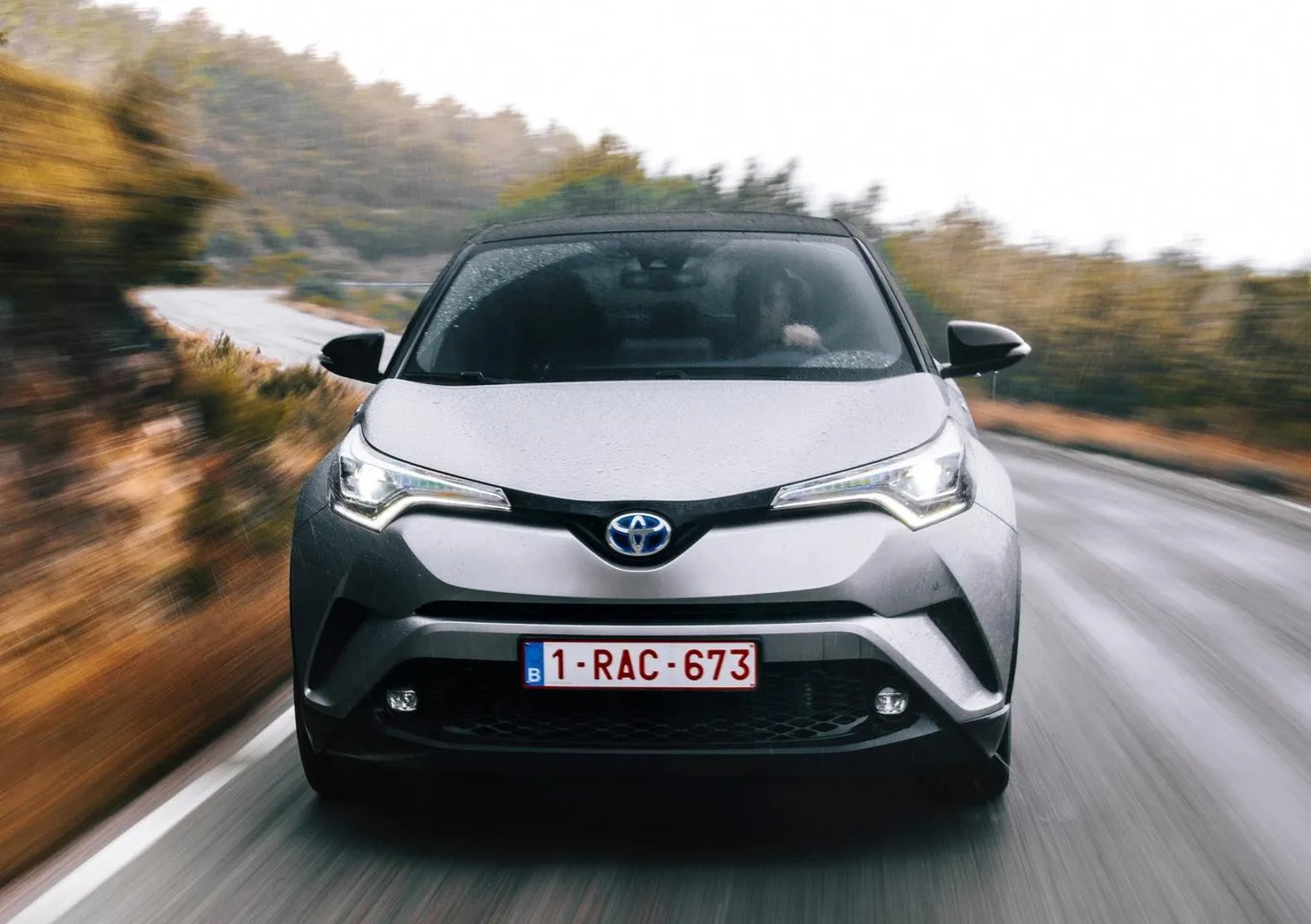 Toyota_C-HR_1_generation__SUV_5-doors__8.jpg
