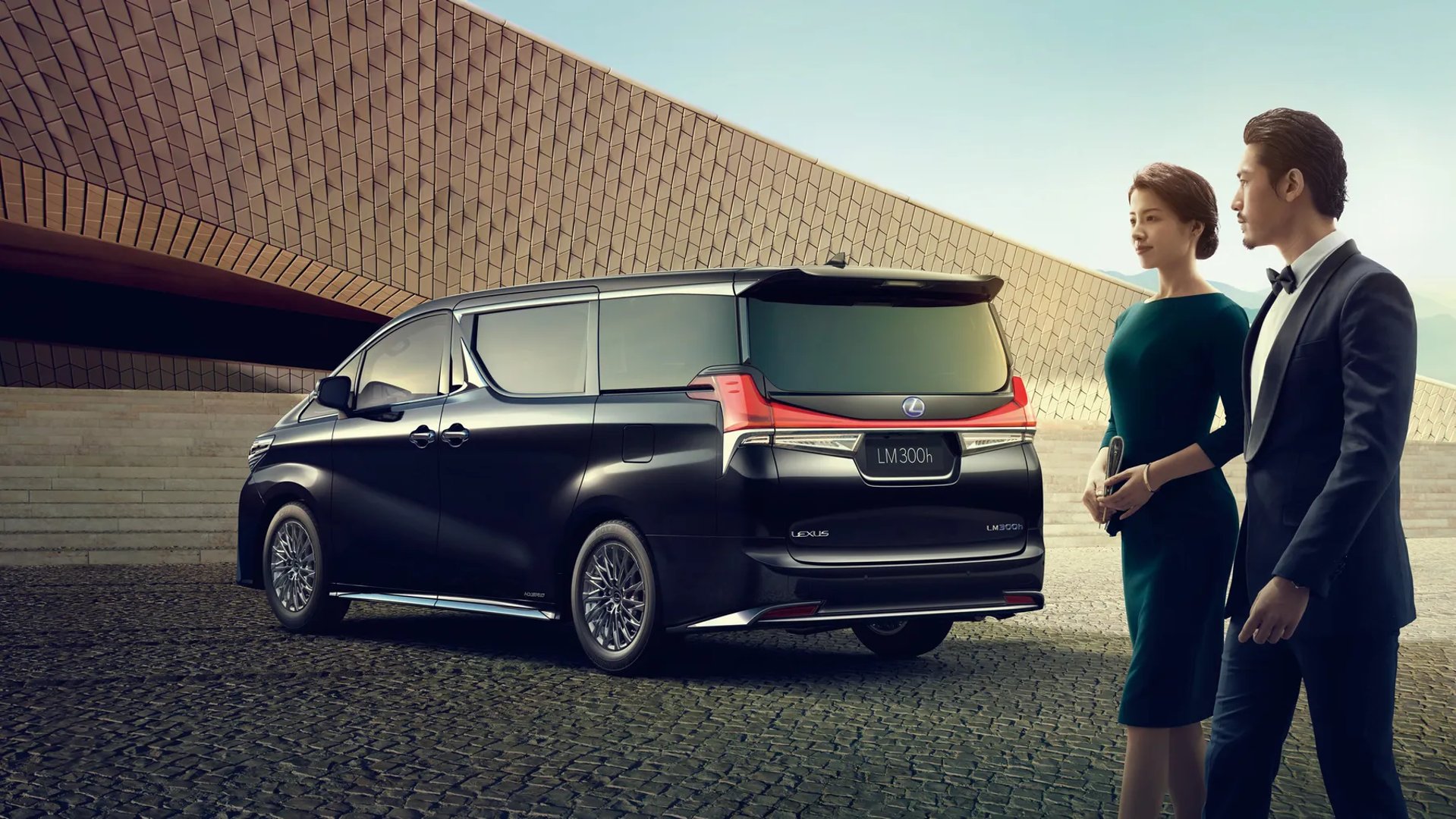 Lexus_LM_1_generation__Minivan__6.jpg