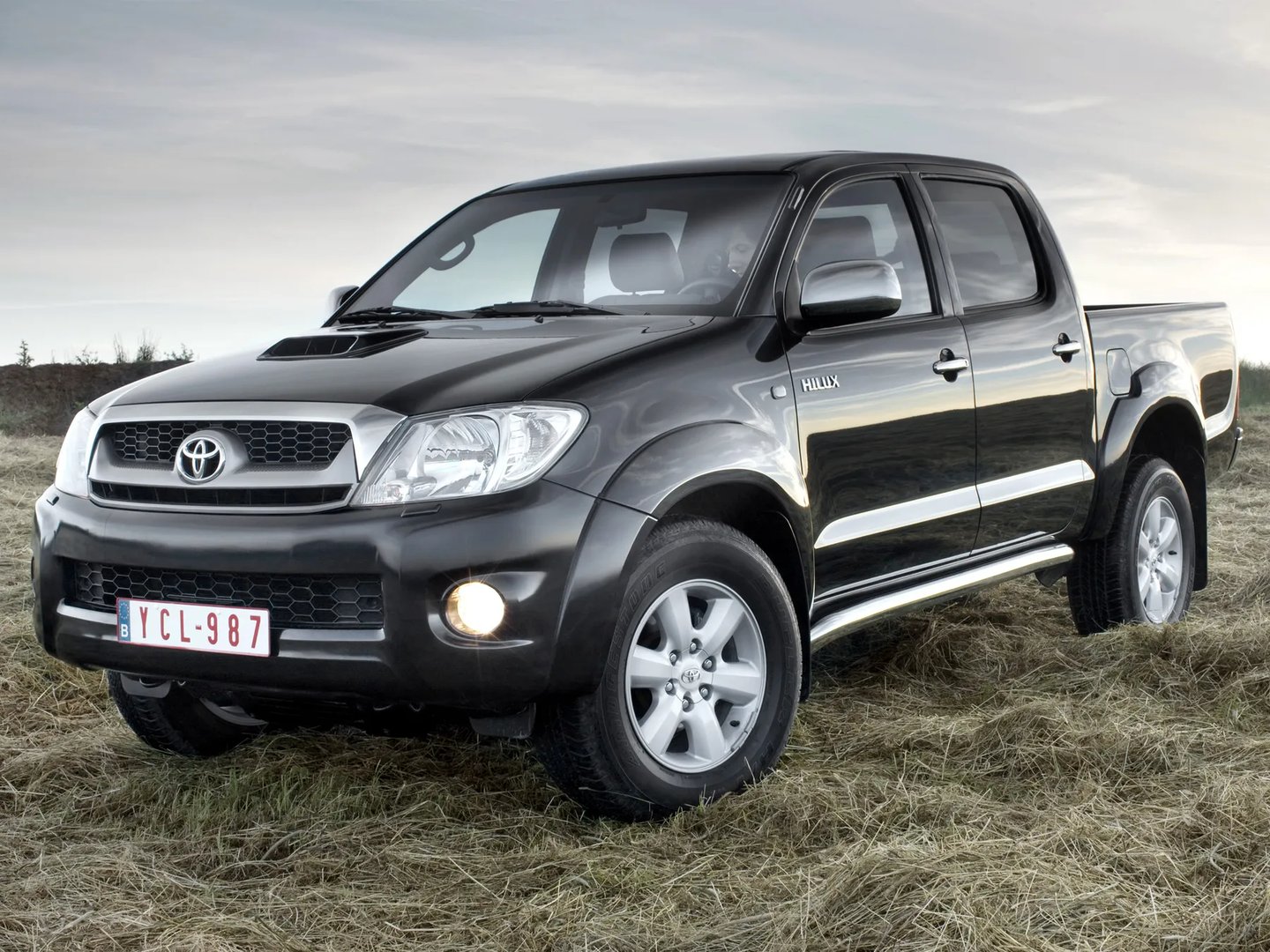 Toyota Hilux 7 generation, restyling  Pickup double-cab