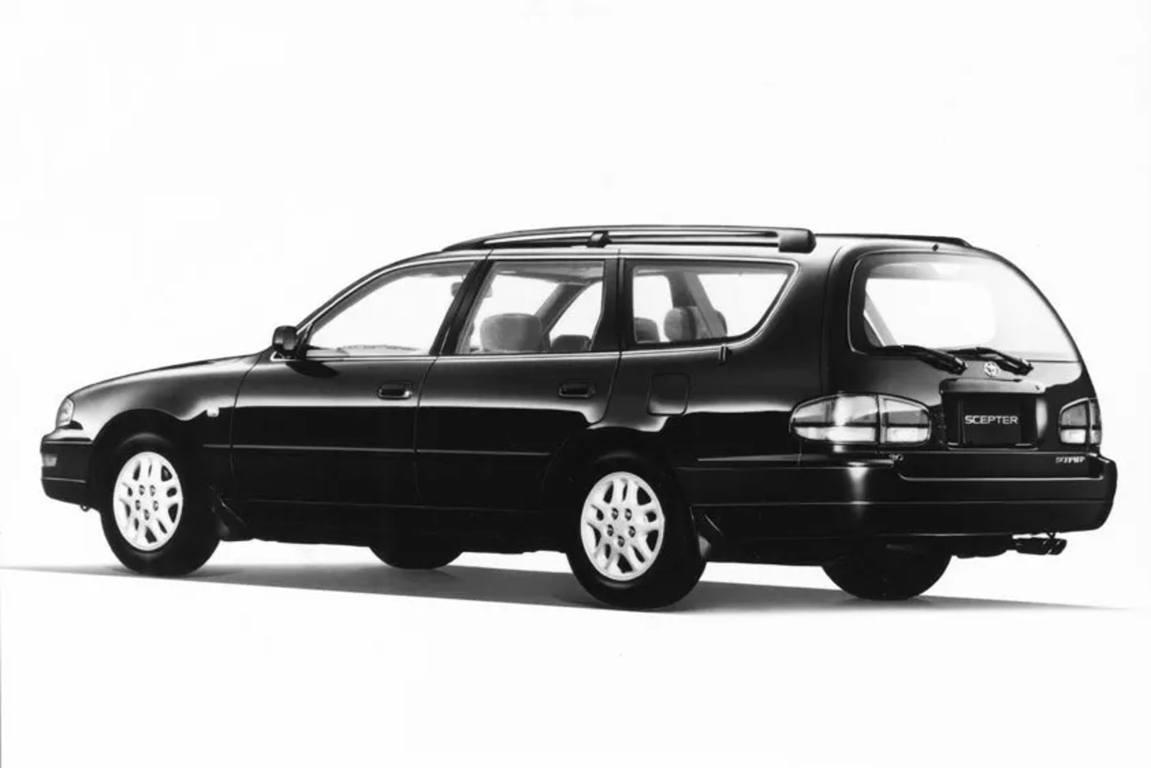 Toyota_Scepter_1_generation__Estate_5-door__1.jpg