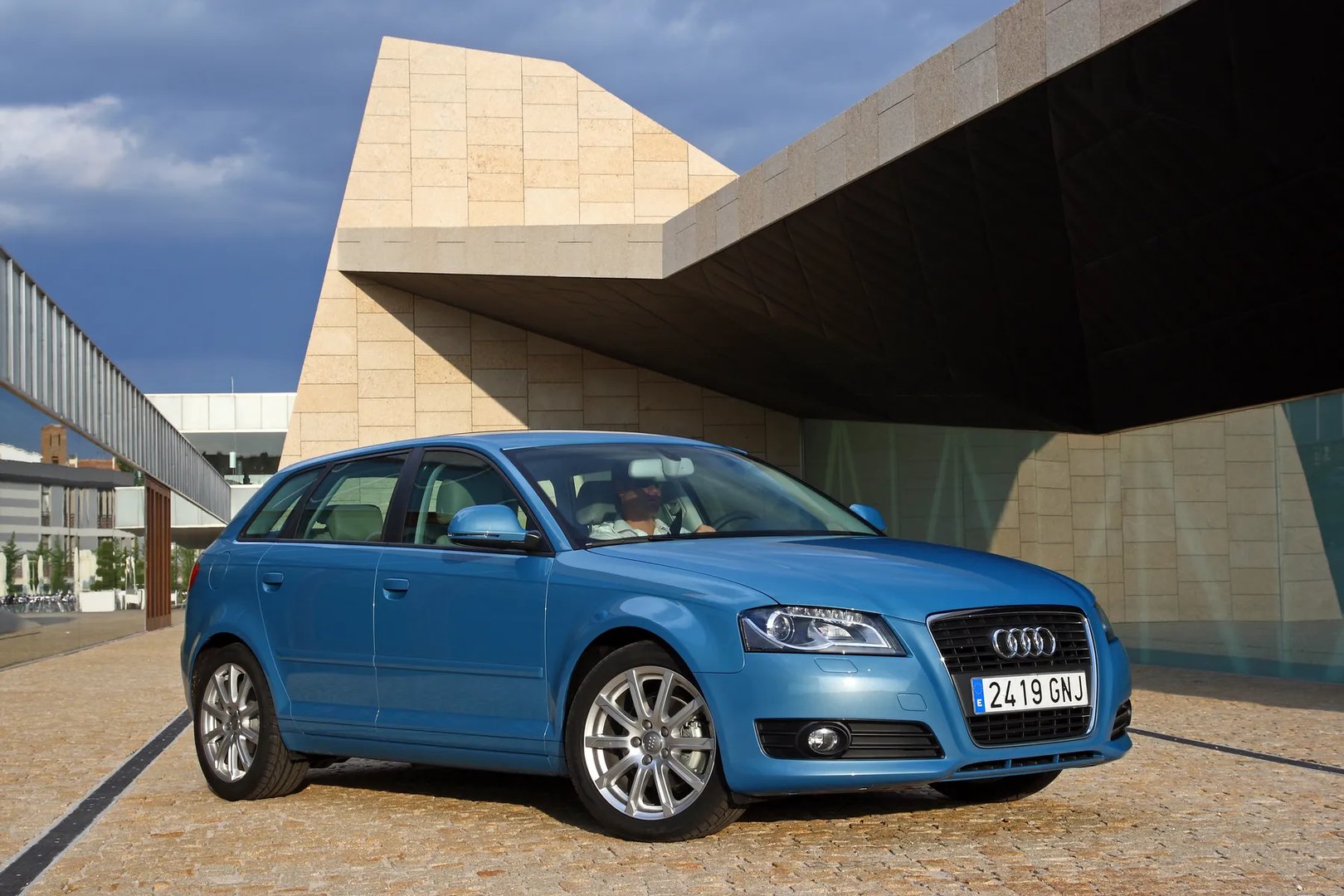 Audi_A3_2_generation_restyling_2__Hatchback_5-door__11.jpg