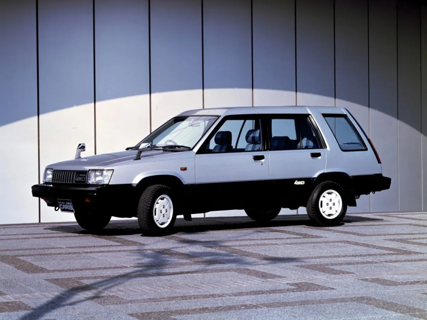 Toyota_Sprinter_Carib_1_generation__Estate_5-door__3.jpg