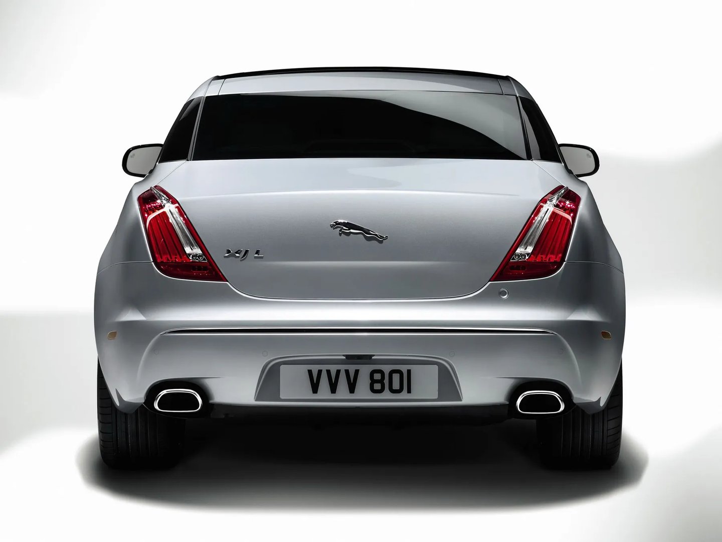 Jaguar_XJ_4_generation__Sedan_Long__12.jpg