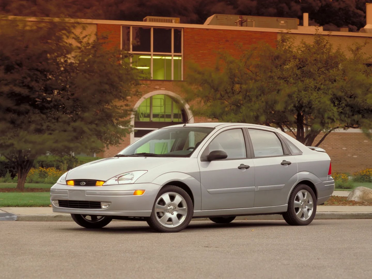 Ford Focus (North America) 1 generation  Sedan