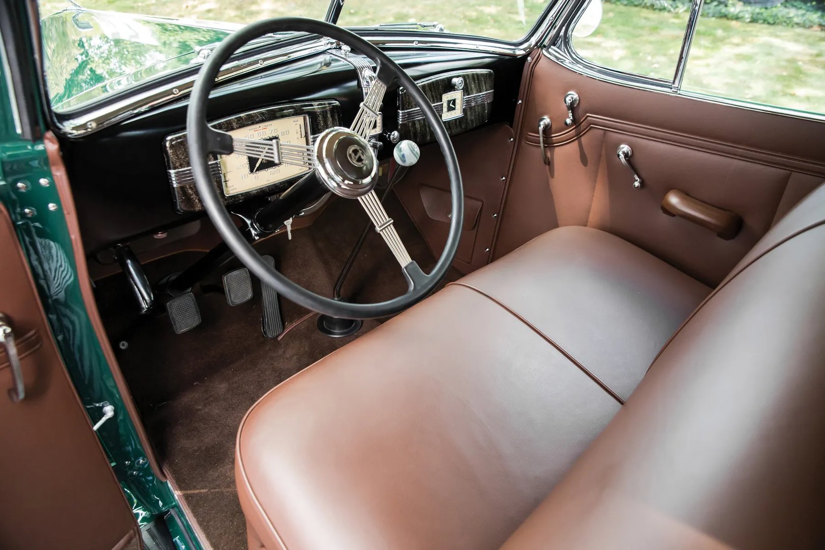 Buick_Roadmaster_1_generation__Phaeton__7.jpg