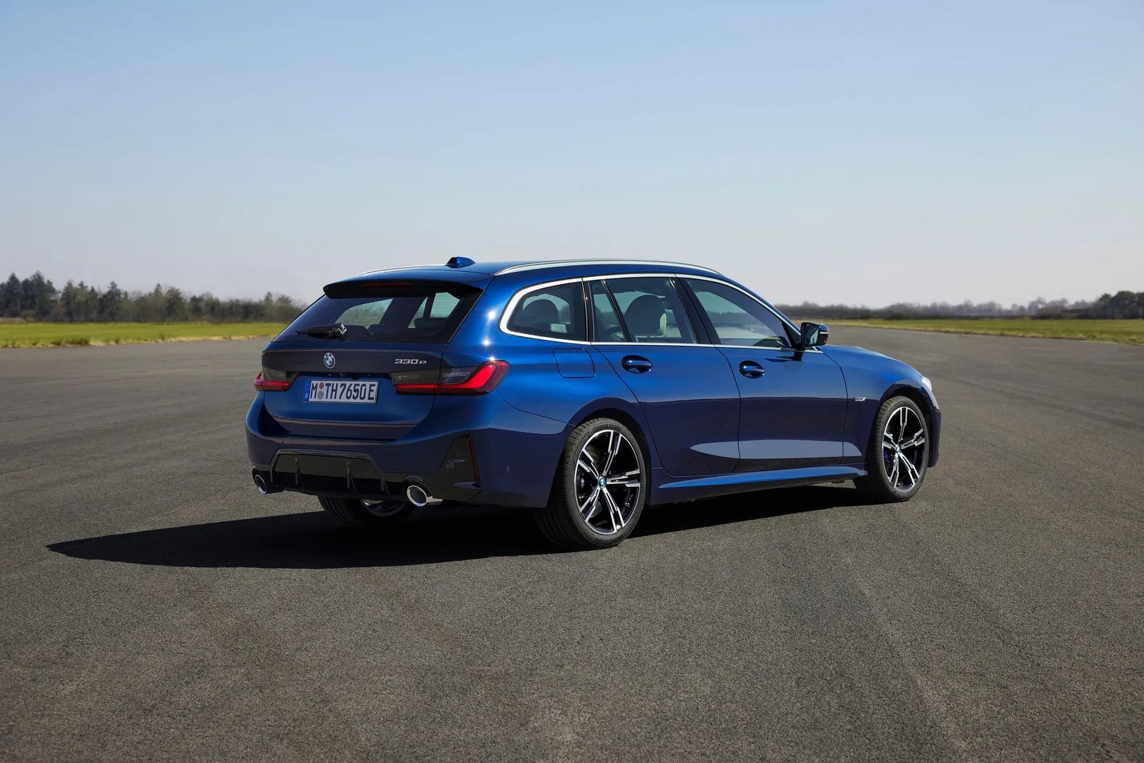 BMW_3_series_7_generation_restyling_1__Estate_5-door__2.jpg