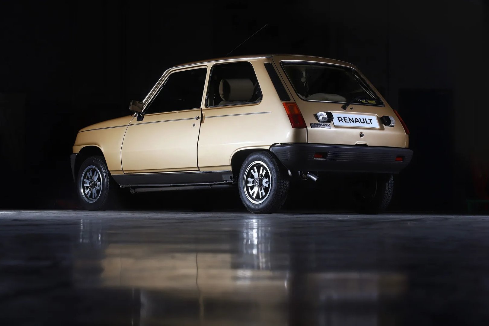 Renault_5_1_generation__Mini_3-doors__5.jpg