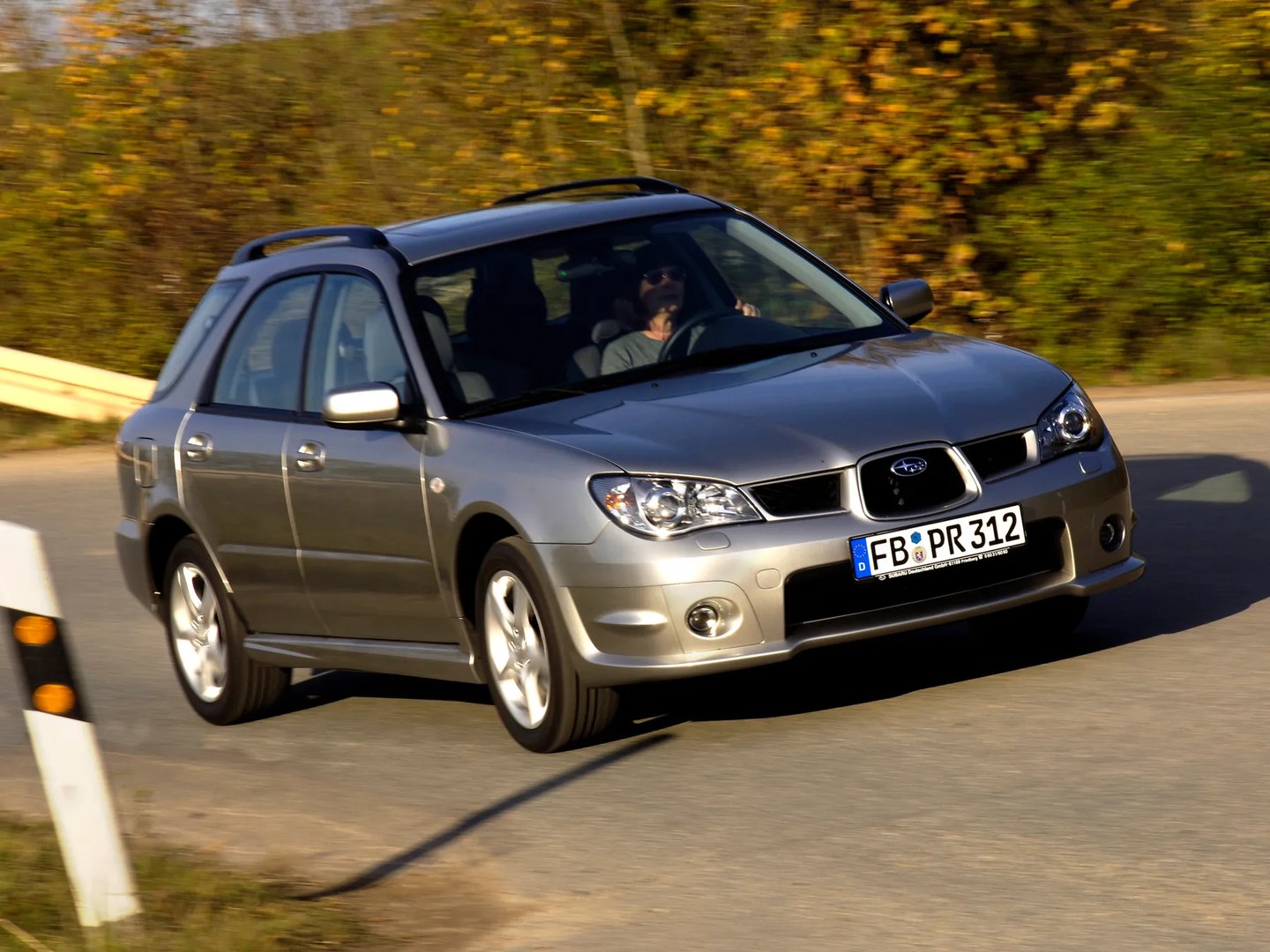 Subaru_Impreza_2_generation_restyling_2__Estate_5-door__1.jpg