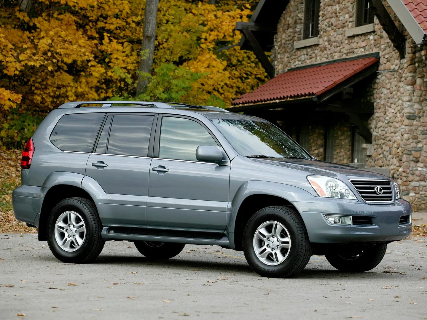 Lexus_GX_1_generation__SUV_5-doors__3.jpg
