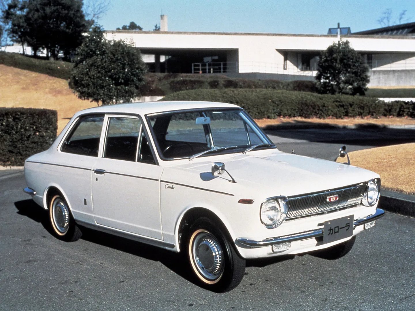 Toyota_Corolla_1_generation__Sedan_2-doors__5.jpg
