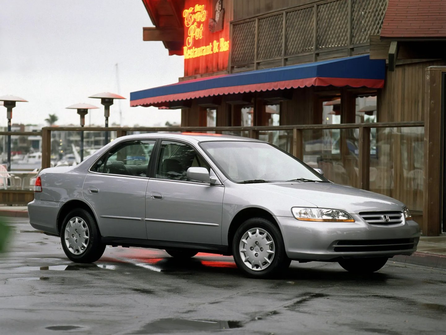 Honda_Accord_(USA)_6_generation_restyling__Sedan__1.jpg