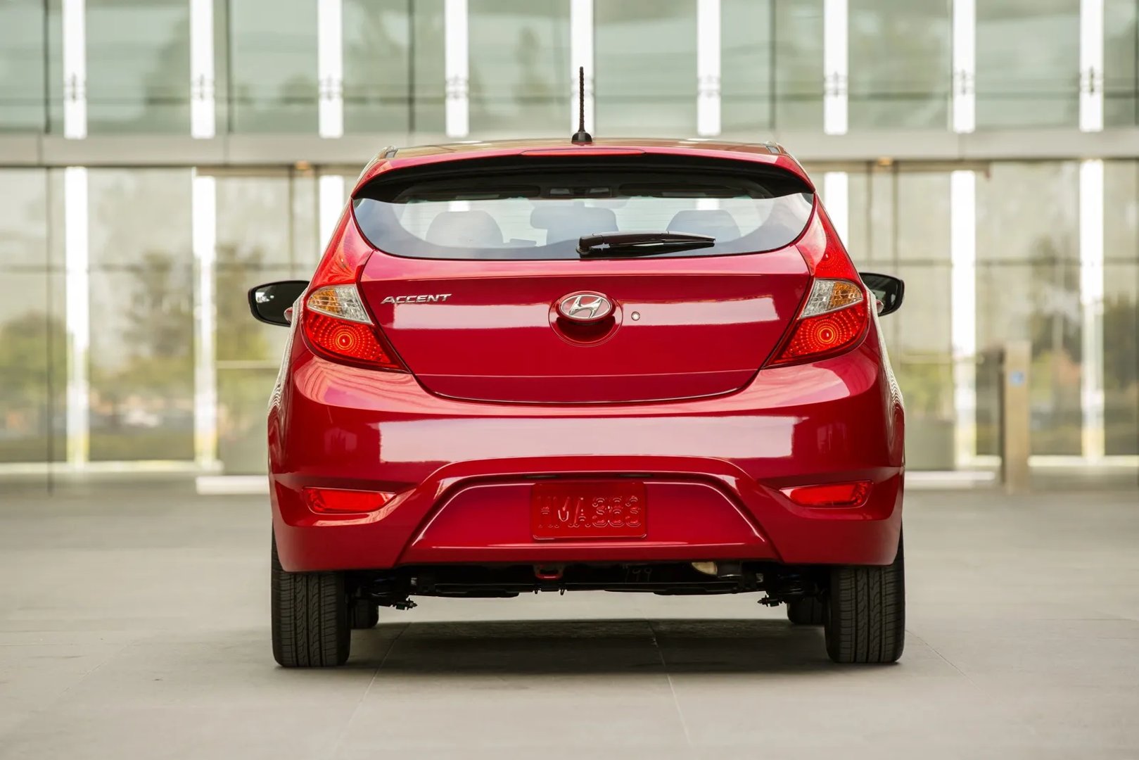 Hyundai_Accent_4_generation__Hatchback_5-door__10.jpg