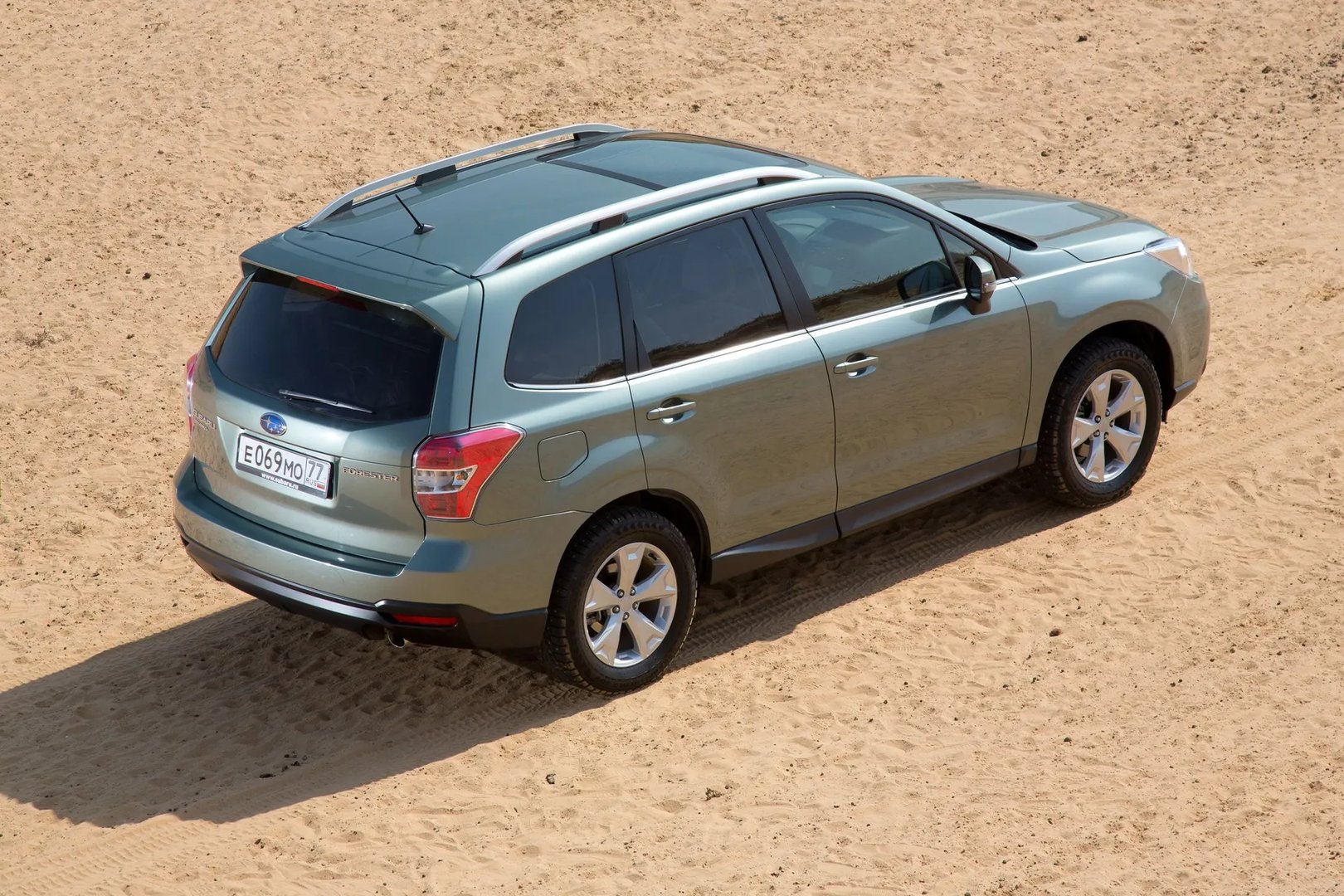 Subaru_Forester_4_generation__SUV_5-doors__12.jpg