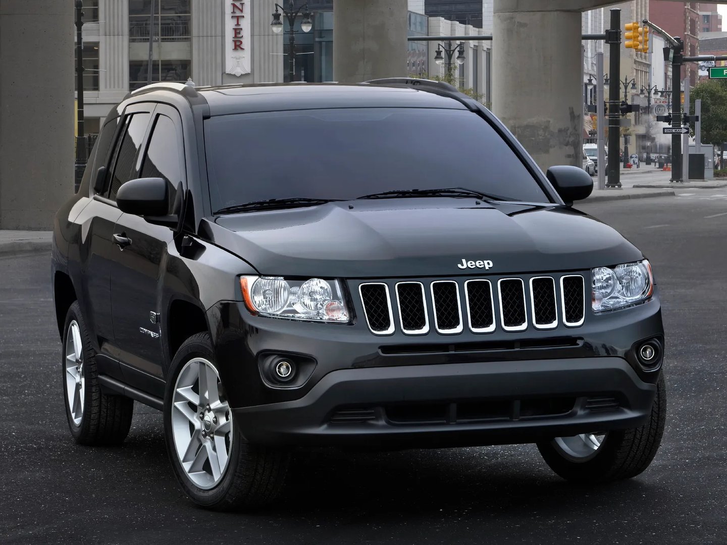 Jeep_Compass_1_generation_restyling__SUV_5-doors__6.jpg