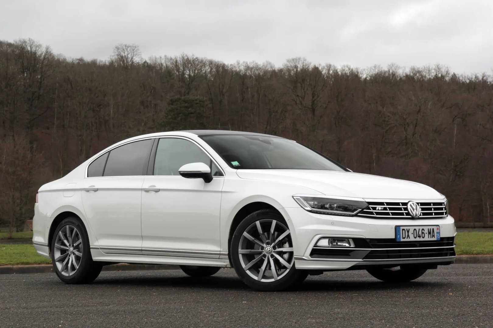 Volkswagen_Passat_8_generation__Sedan__5.jpg