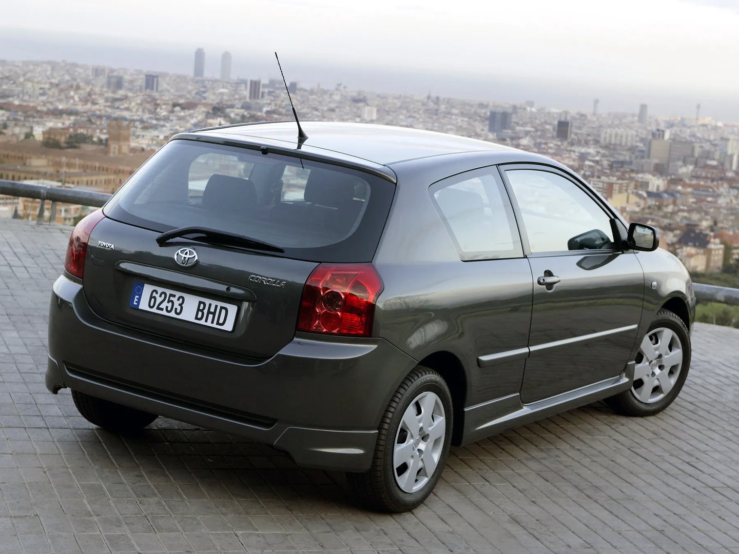 Toyota_Corolla_9_generation_restyling__Hatchback_3-door__12.jpg